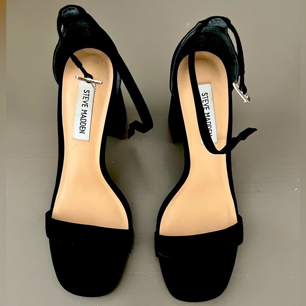 Steve Madden open toe block heels size 8.5M 🖤